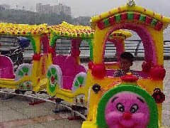 <b>谈谈什么是轨道小火车</b>