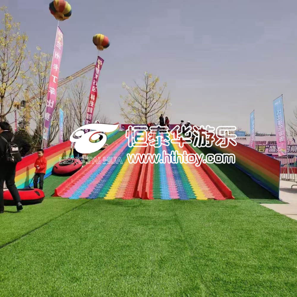 <b>七彩滑道为什么这么受欢迎呢？</b>